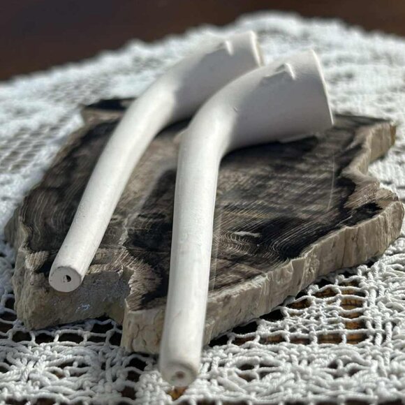 Vintage Thomas Dormer 5” white clay bubble blower pair - Picture 3 of 9